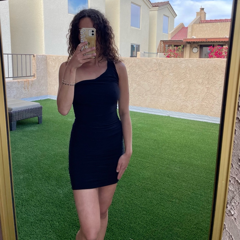 Missguided+ Chic Black One-Shoulder Dress